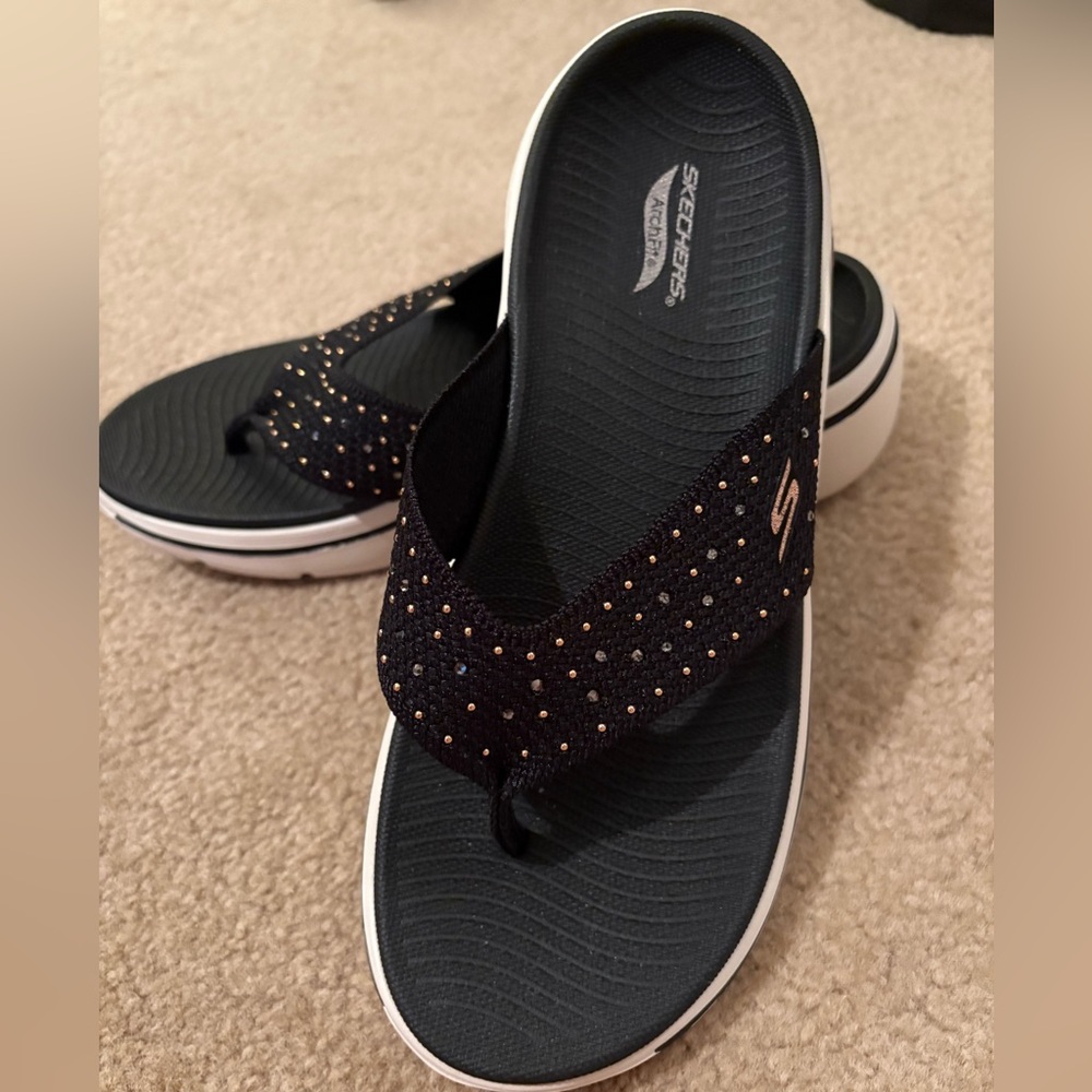 Skechers Women's Black and Rose Gold Sandals